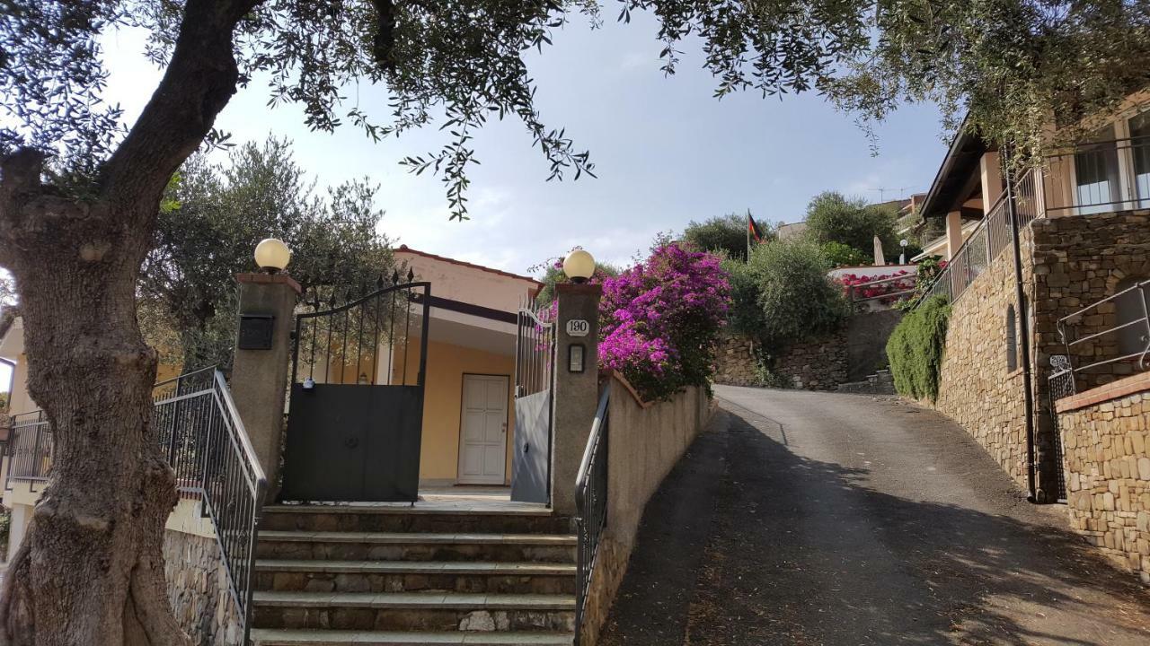 Villa Jone 디아노마리나 외부 사진